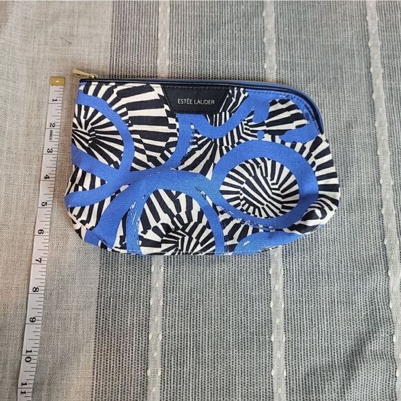 🎄5/$25🎄ESTĒE LAUDER Makeup Pouch - Picture 6 of 8